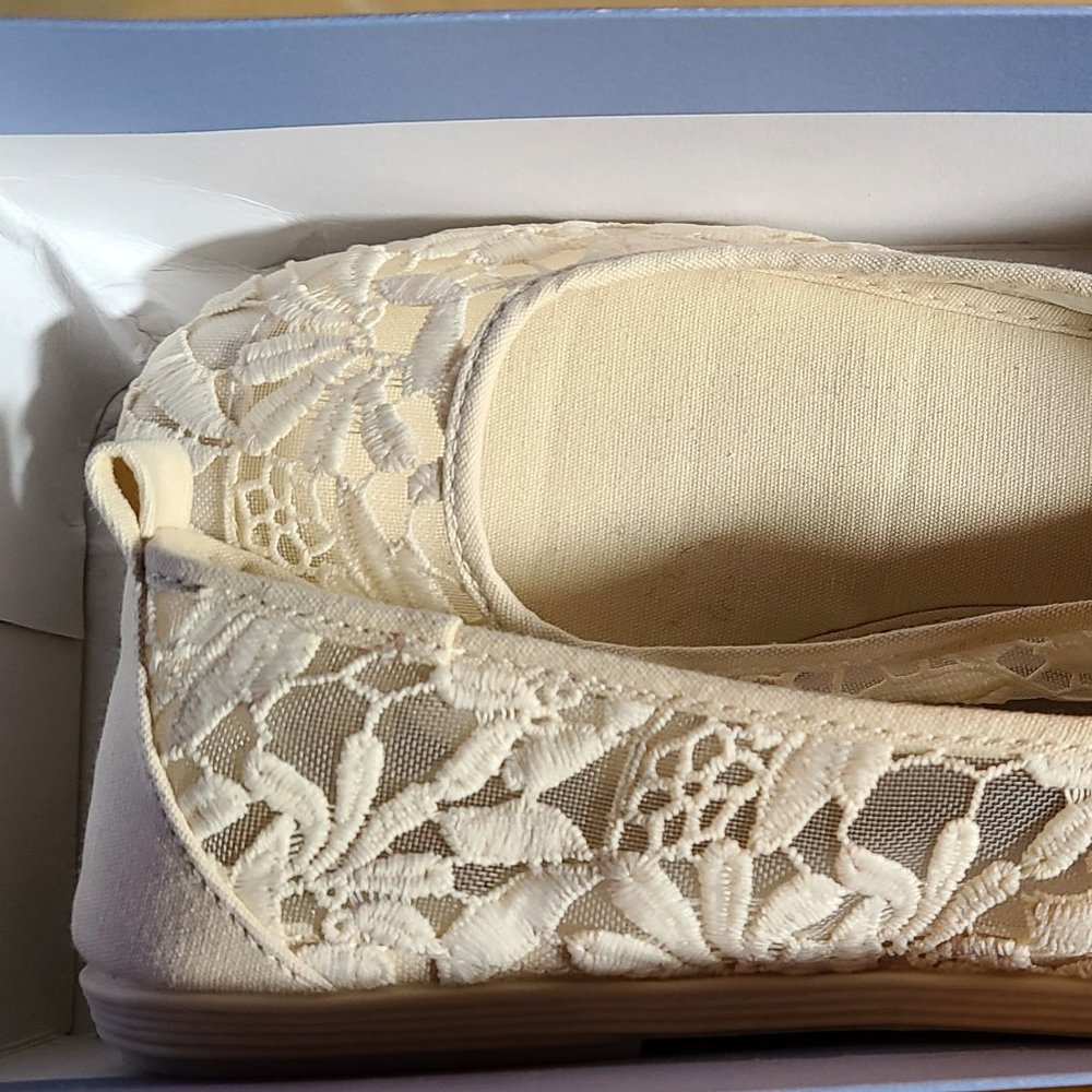 Ivory lace flats